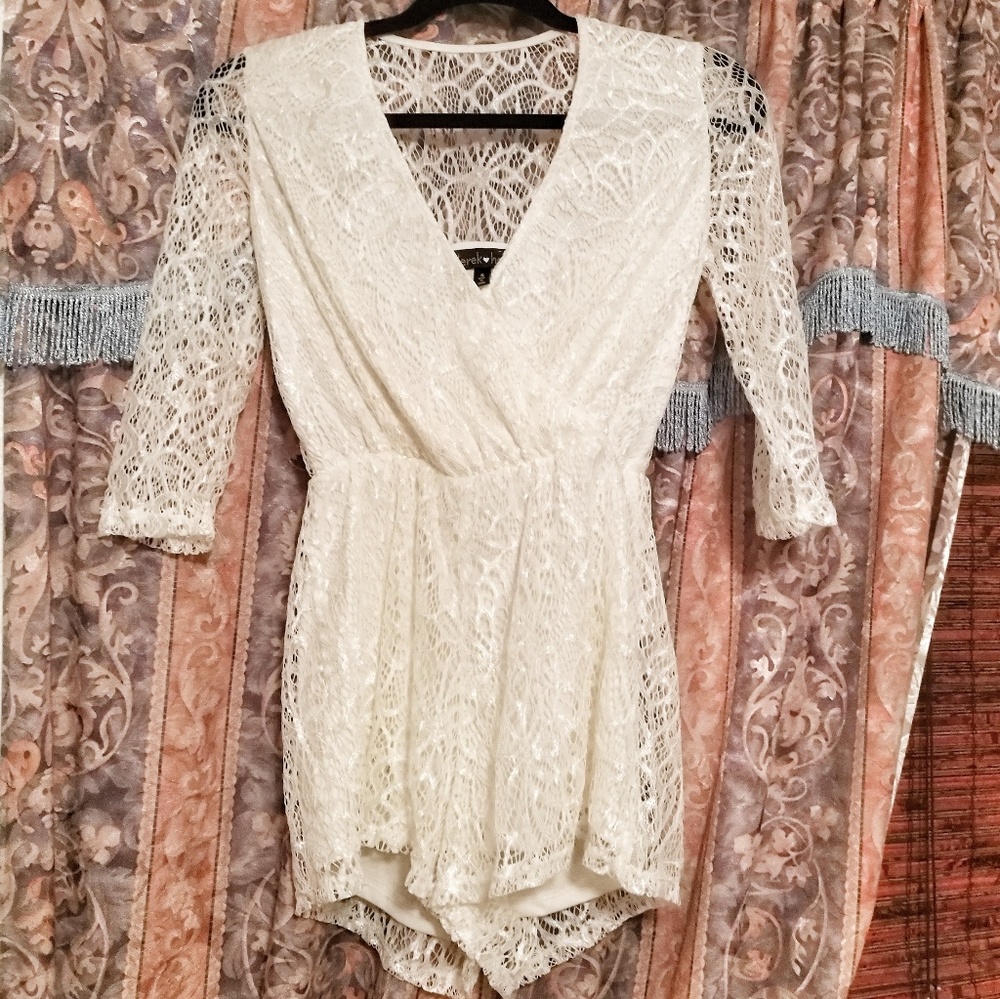 ✴SALE✴{Derek Heart} Lace 3/4 Sleeve Romper (cream)